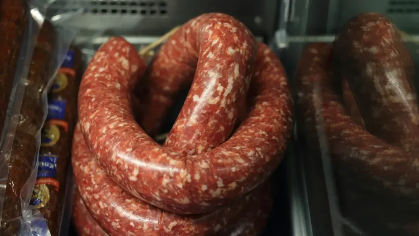 Hersteller Schleizer Fleisch- und Wurstwaren ruft Zwiebelmettwurst zurück: In einer Charge wurden gefährliche EHEC-Bakterien nachgewiesen.