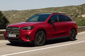 Mercedes hat den GLC EQ vorgestellt – Elektro-SUV mit 94-kWh-Batterie, Schnellladeleistung bis 330 kW, Reichweite bis 713 km und modernsten Assistenzsystemen.