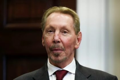 Larry Ellison, Mitgründer von Oracle, hat Elon Musk an der Spitze der Reichstenliste abgelöst – nach Kursanstieg der Oracle-Aktien und neuen Cloud-Verträgen.