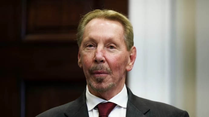 Larry Ellison, Mitgründer von Oracle, hat Elon Musk an der Spitze der Reichstenliste abgelöst – nach Kursanstieg der Oracle-Aktien und neuen Cloud-Verträgen.