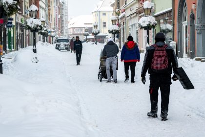 Schnee-Chaos in Nordbayern: Schulen bleiben geschlossen, Verkehr steht still