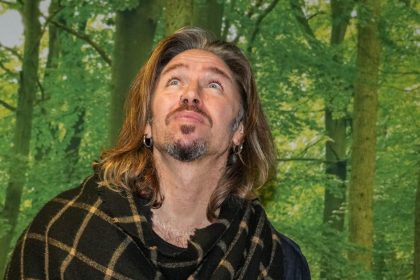 Gil Ofarim im Dschungelcamp unter Druck: Warum er weiter schweigt