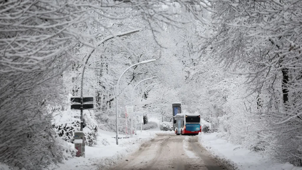 Wetter in Deutschland: Glätte, Schnee und Minusgrade sorgen für neue Warnungen