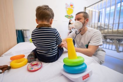 RKI: RSV-Welle rollt an – Gefahr für Kinderkliniken wächst