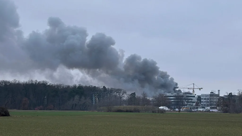 Großbrand im Forschungszentrum Darmstadt: Hoher Schaden, keine Verletzten