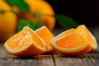 Jeden Tag eine Orange essen: Was passiert im Körper wirklich?