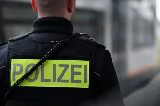 Tödlicher Angriff im Regionalexpress bei Kaiserslautern: Zugbegleiter stirbt nach Kontrolle