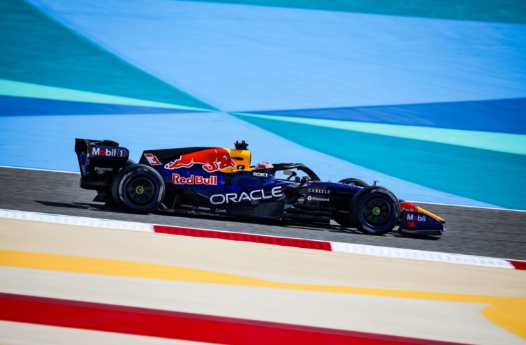 Formel 1 Bahrain 2026: Erste Zeiten – Verstappen vor Piastri