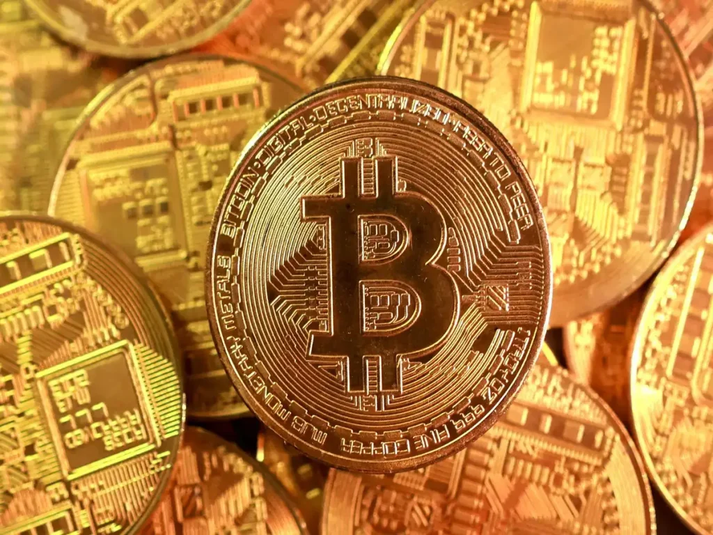 Warum Bitcoin gefallen ist: Ursachen des Einbruchs und Ausblick auf die nächsten Monate