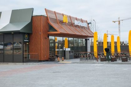 Pinkes Menü bei McDonald’s sorgt für Aufsehen – neue Desserts und Getränke vorgestellt