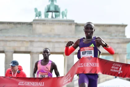 Berliner Halbmarathon 2026: Kiptoo gewinnt, Petros mit Rekord. Sieger, Zeiten und Eindrücke