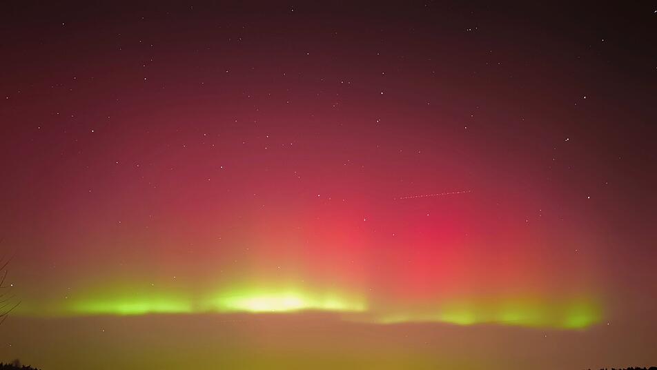 Wann und wo kann man Polarlichter in Deutschland im März 2026 sehen: Städte-Liste und Foto-Tipps