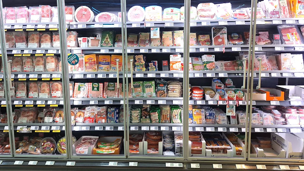 Lebensmittel-Rückruf bei Penny: Salmonellen in Schinken-Zwiebelmettwurst gefunden