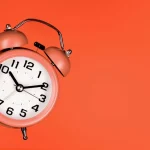 Sommerzeit 2026 Deutschland: wann werden die Uhren vorgestellt. Auswirkungen auf Alltag und Gesundheit