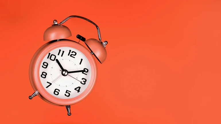 Sommerzeit 2026 Deutschland: wann werden die Uhren vorgestellt. Auswirkungen auf Alltag und Gesundheit