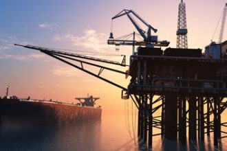 Iran-Konflikt und Lieferängste treiben Brent über 100 Dollar: Folgen für Deutschland