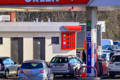 Tanken in Polen und Tschechien: Wo Benzin günstiger ist als in Deutschland und welche Regeln gelten