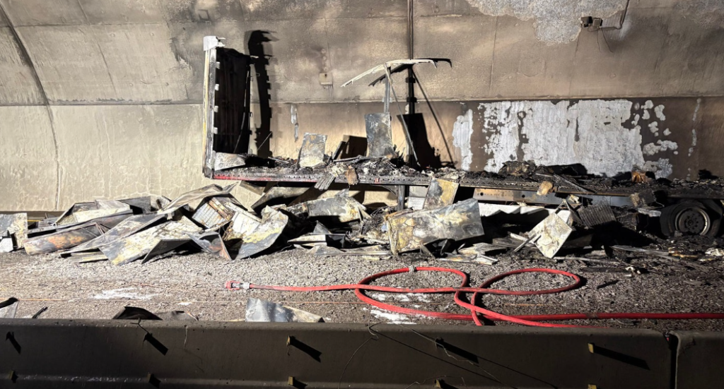 Brand im Engelbergtunnel auf der A81: Ursache, Folgen und wie lange die Strecke Richtung Stuttgart gesperrt bleibt