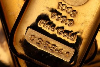 Goldpreis stürzt ab: Warum Edelmetalle 2026 stark verlieren