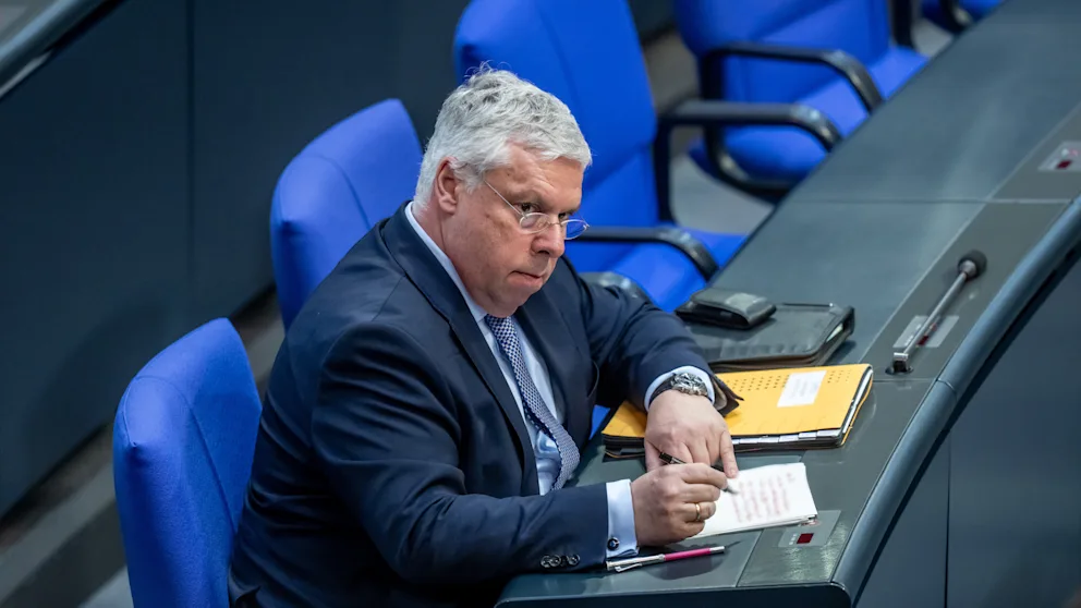 Teurer Sprit in Deutschland: CDU fordert gezielte Hilfe für Autofahrer