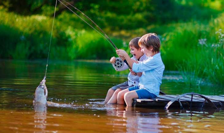 Angelkalender Mai 2026: Günstige Tage und Tipps für Angler