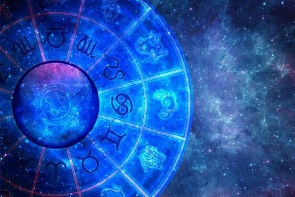 Wochenend-Horoskop 2026: Liebe, Geld und Chancen für jedes Sternzeichen