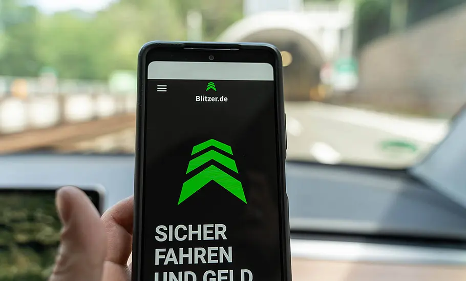 Radarwarner in Bayern: Darf man sie benutzen, Regeln und Strafen in Deutschland 2026