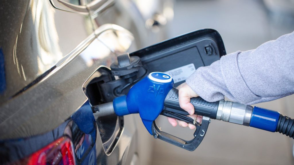 Energiesteuer in Deutschland wird gesenkt: Was das für Verbraucher bedeutet. Wie viel sparen Autofahrer nach der Steuersenkung?