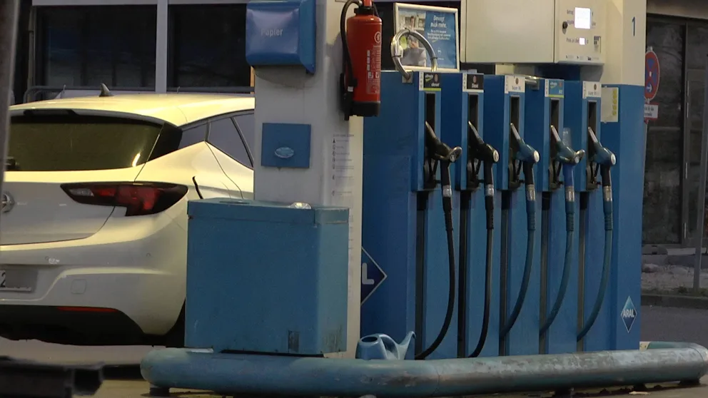 Preise für Kraftstoff steigen wegen Ölpreis: Das passiert an Tankstellen in Deutschland