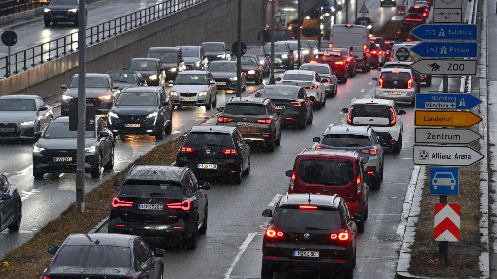 ADAC warnt vor langen Staus auf Autobahnen rund um München zum Maifeiertag: Liste der Strecken