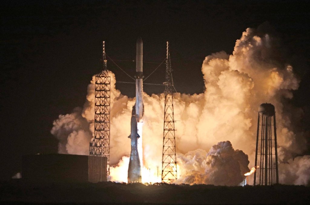 Blue Origin startet New Glenn – Erfolg bei Landung, aber Satellit verloren