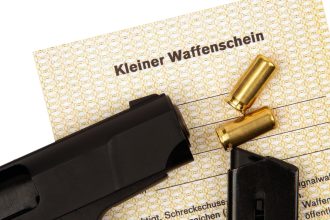 Schreckschusswaffe und Kleiner Waffenschein in Deutschland 2026: Was erlaubt ist und was nicht