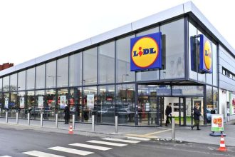 Lidl ruft Geflügelbratwurst zurück: Für Allergiker kann das Produkt riskant sein