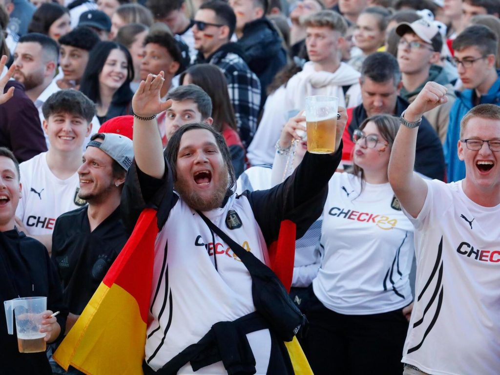 Kostenloses WM-Trikot von Check24: Warum Nutzer mit ihren Daten bezahlen