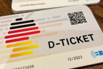 Deutschlandticket 2027: Kommt keine Preiserhöhung? NRW-Minister mit klarer Forderung