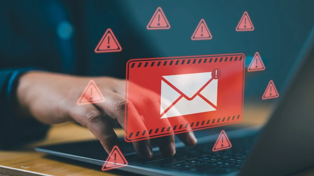 Phishing-Mails erkennen 2026: Neue Maschen bei DHL, PayPal und Banken