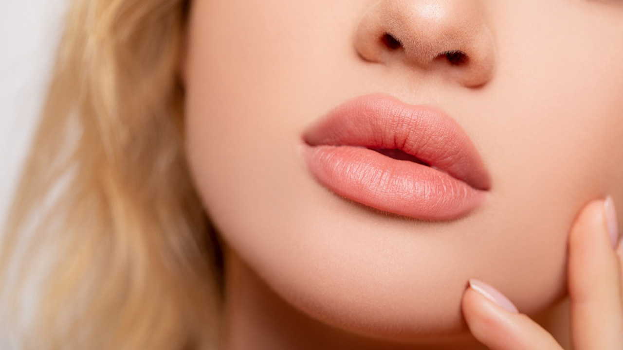 Lippen aufspritzen 2026: Trends, Risiken und natürliche Ergebnisse