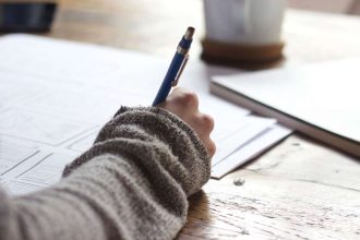 Elternzeit beantragen 2026: Frist, Muster und Tipps