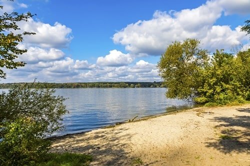 Wo kann man in Berlin 2026 baden: Liste der Seen, beste Orte, Anfahrt, Routen
