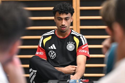 Nathaniel Brown im Bayern-Fokus: Was der mögliche Mega-Transfer für Davies bedeutet