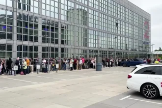 Evakuierung am Flughafen Hamburg: Ursache und was passiert ist