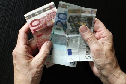 Witwenrente vor Reform: Was Rentensplitting für Hinterbliebene bedeuten würde