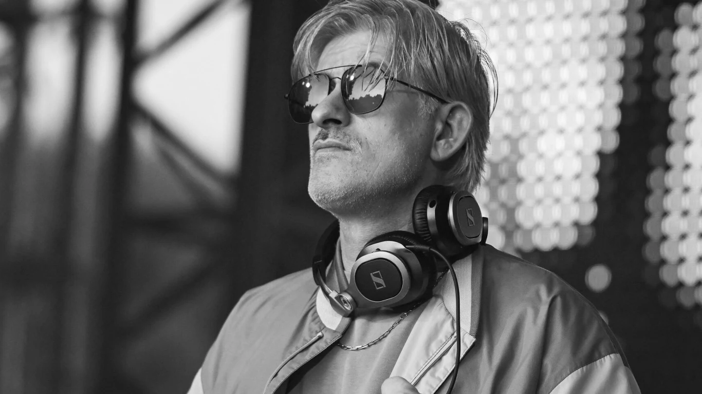 DJ Kavinsky gestorben: Alter, Todesursache und Biografie