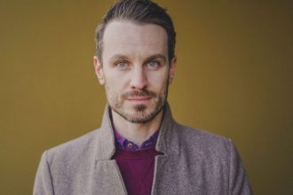 AWZ-Star Marc Dumitru spricht über belastende Kindheitserinnerungen. Alter, Biografie und Privatleben