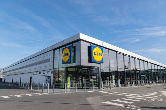 Warum der Lidl-Konzern seinen Mitarbeitern neue Elektro-Dienstwagen verbietet