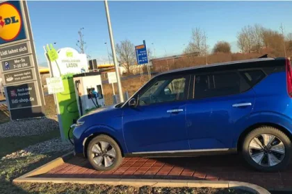 Warum der Lidl-Konzern seinen Mitarbeitern neue Elektro-Dienstwagen verbietet