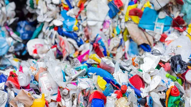 Plastiksteuer ab 2027 in Deutschland: Warum Einkaufen im Supermarkt teurer werden könnte