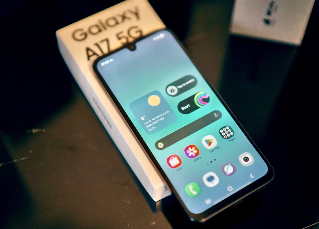 ALDI verkauft Samsung-Handy direkt an der Kasse: Das steckt im Angebot. Preis, technische Daten und Aktion