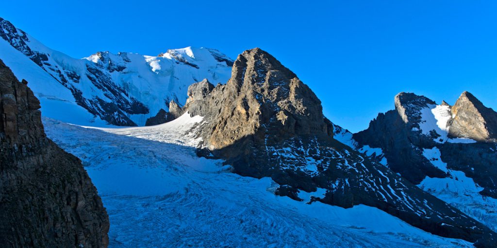 Bergsteiger stirbt nach Spaltensturz am Blüemlisalphorn. Ursache und was passiert ist