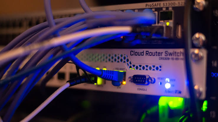 Server-Fernwartung. 20 Jahre alte IPMI-Lücke bedroht tausende Server: Das müssen Admins jetzt wissen